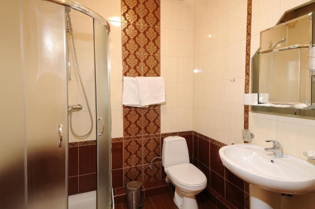 Отель Отель Дикий Мёд Татаров